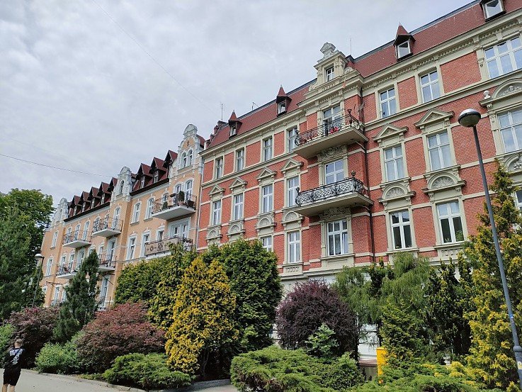 Foto Denkmalschutzimmobilien sind nicht nur architektonische Schmuckst�cke, sondern bieten auch zahlreiche steuerliche Vorteile. Doch worauf sollte man achten, wenn man eine solche Immobilie kauft? Und wie schreibt man diese Immobilien von der Steuer ab? In diesem Artikel werfen wir einen detaillierten Blick auf diese Fragen und geben praktische Tipps f�r zuk�nftige Denkmaleigent�mer.