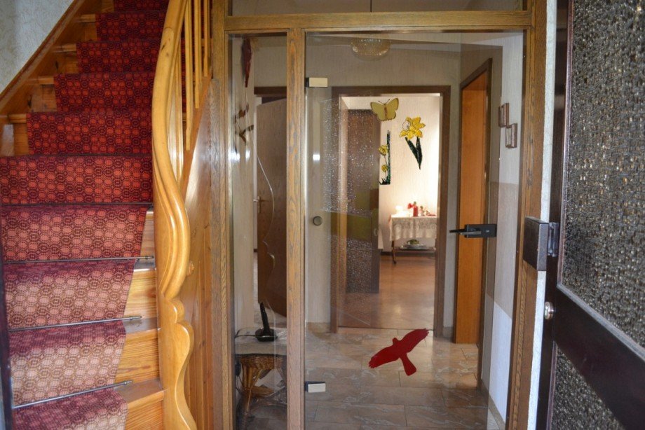 Flur und Treppenaufgang Doppelhaush�lfte Haibach