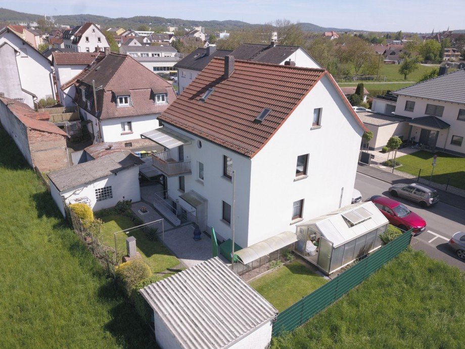 R�ckseite Zweifamilienhaus Aschaffenburg / Damm