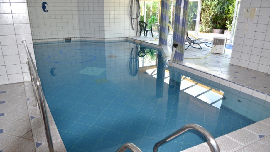Pool Einfamilienhaus Laudenbach