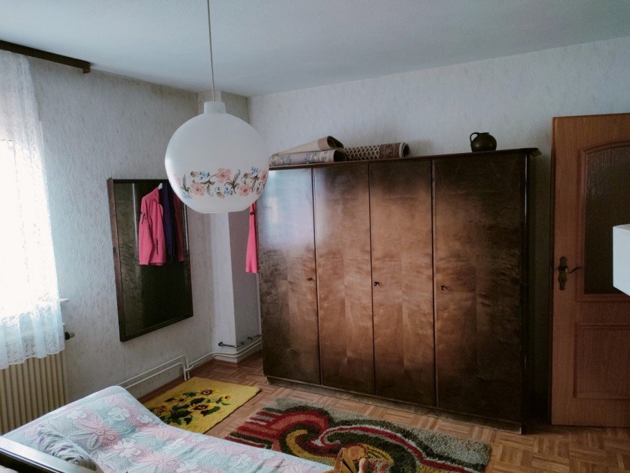 Schlafzimmer 2 Einfamilienhaus Gro�ostheim