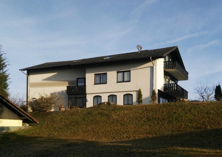 Hang zur Stra�e hin Mehrfamilienhaus Jossgrund