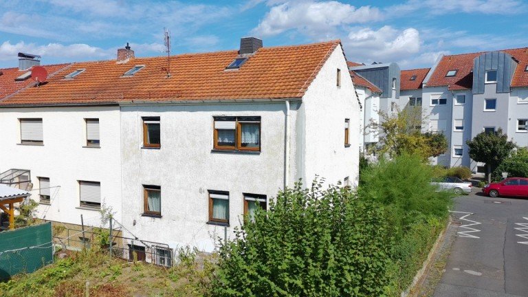 Titelbild Aschaffenburg / Nilkheim - Nilkheim Reiheneckhaus Attraktives Reihenendhaus mit Potenzial in begehrter Nilkheimer Lage - Garten - Sanierungsbedarf