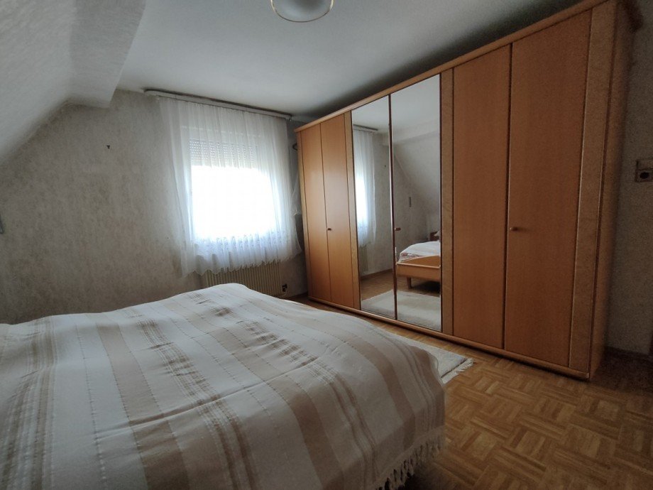 Schlafzimmer 1 Einfamilienhaus Gro�ostheim