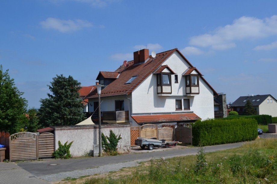 Garage und Stellplatz Doppelhaush�lfte Gro�ostheim