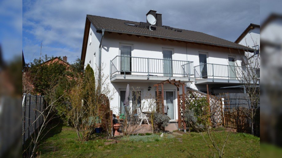 Haus Doppelhaush�lfte Alzenau