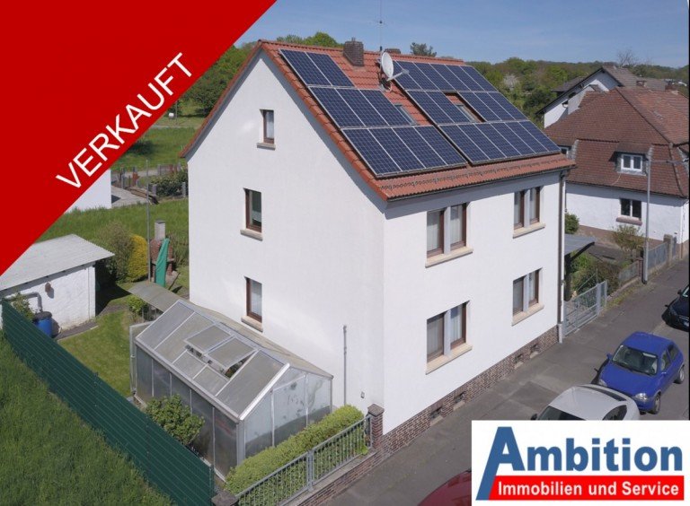 Titelbild Verkauft Aschaffenburg / Damm - Damm Zweifamilienhaus VERKAUFT - Zweifamilienhaus - umfassend saniert - PV Anlage - Garage - Gew�chshaus