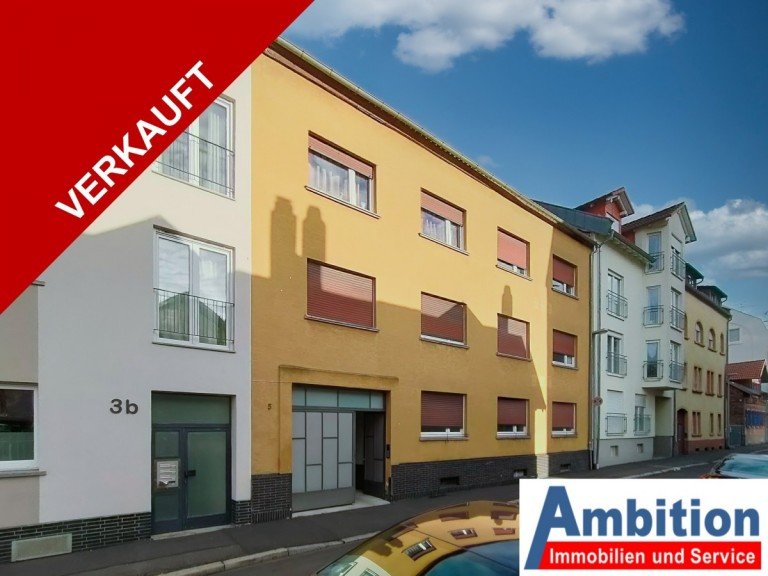 Titelbild Verkauft Aschaffenburg Mehrfamilienhaus VERKAUFT - Mehrfamilienhaus Innenstadtlage mit Potential - 4-5 Wohneinheiten 2 Garagen