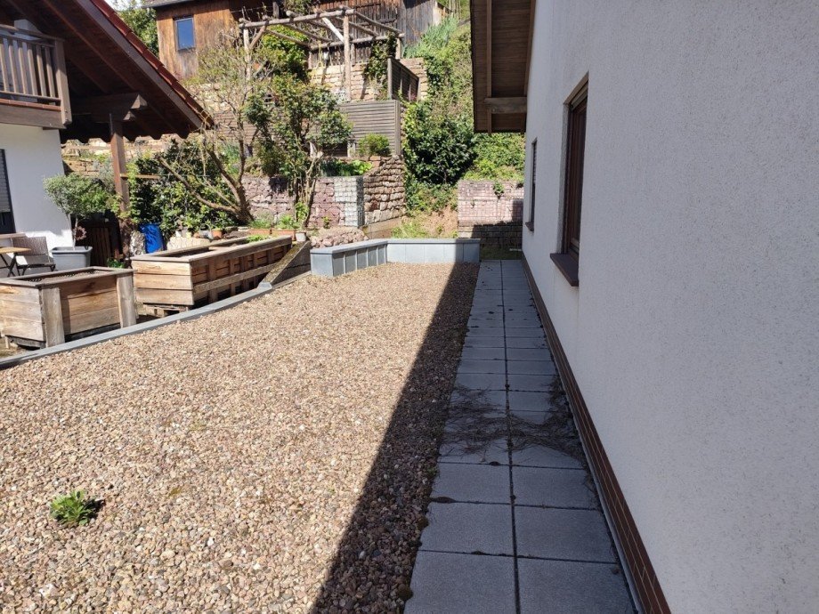 Dach der Garage mit Zugang vom Balkon Einfamilienhaus Sulzbach am Main / Soden