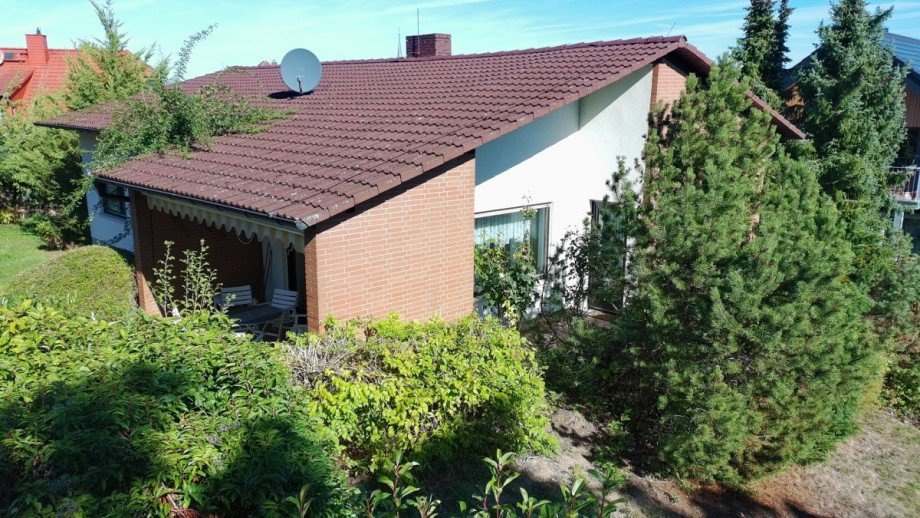 Frontansicht von links Einfamilienhaus Gro�ostheim / Wenigumstadt