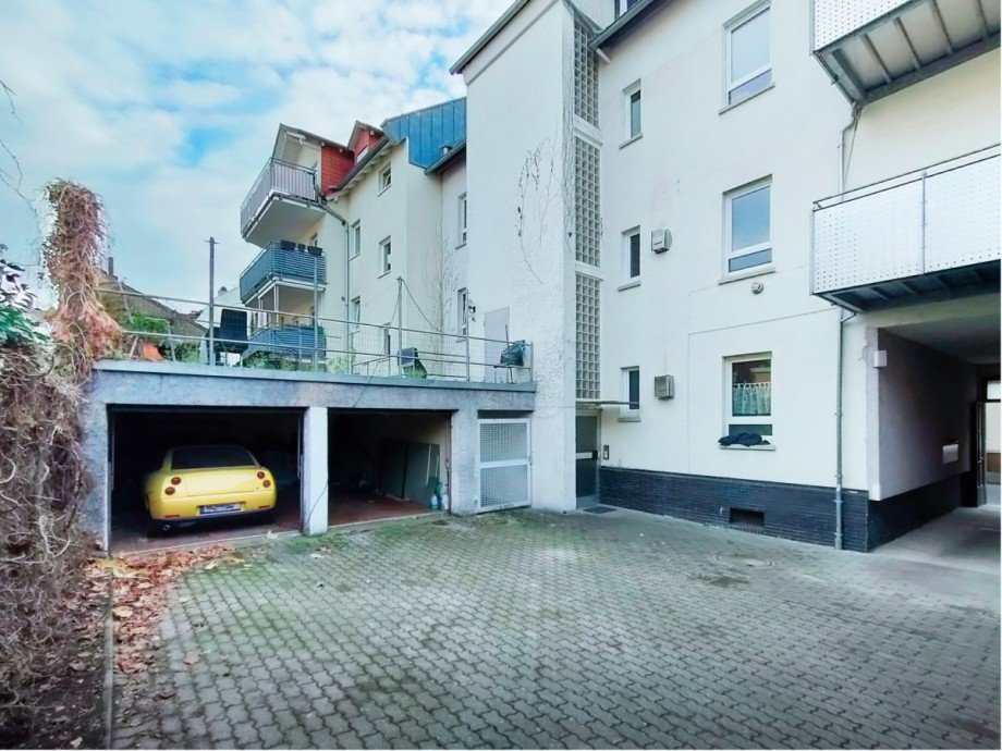 Hof v2 Mehrfamilienhaus Aschaffenburg