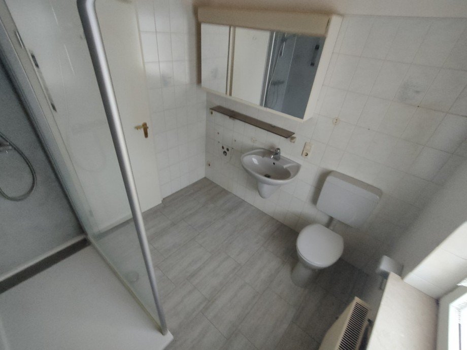 Badezimmer Doppelhaush�lfte Michelstadt