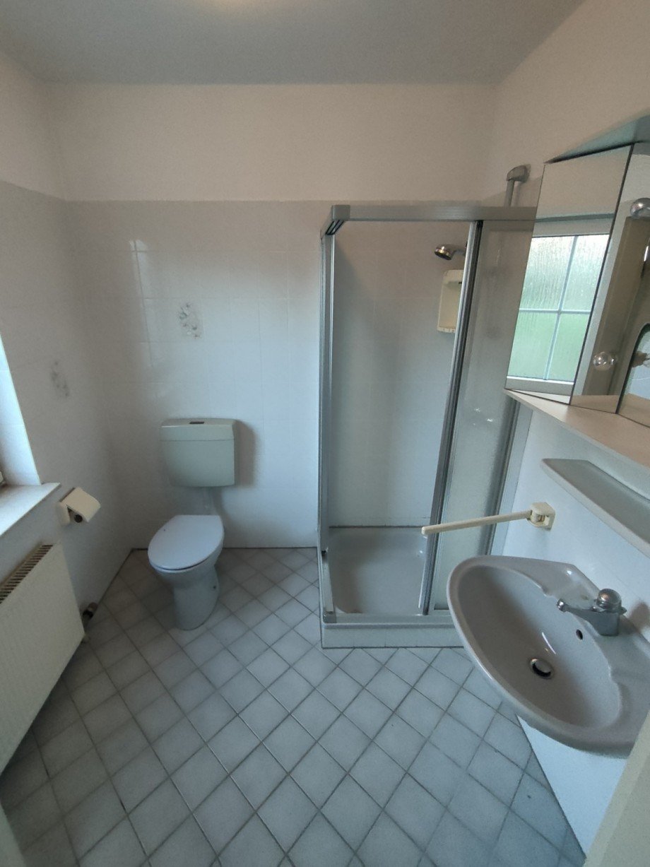 Bad am Elternschlafzimmer Doppelhaush�lfte Michelstadt