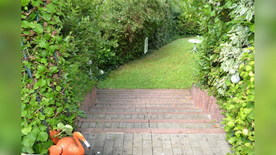 Garten gut eingewachsen Einfamilienhaus Laudenbach