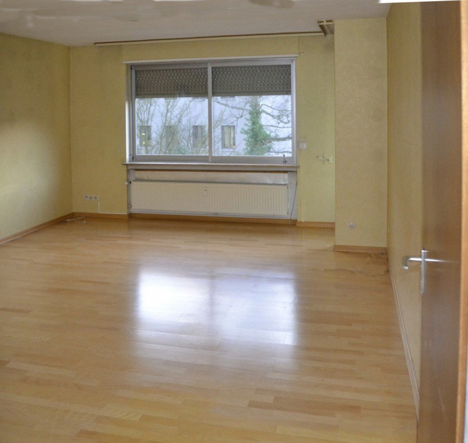 Wohnzimmer mit Balkonzugang Etagenwohnung Aschaffenburg