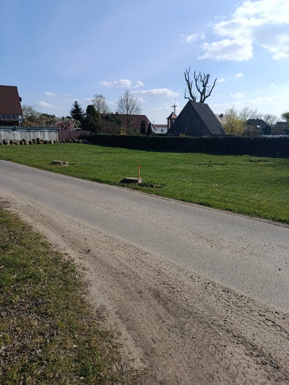 Stra�enansicht Grundst�ck Burow / Weltzin