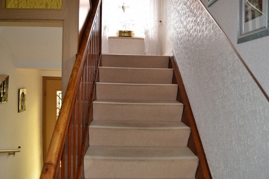Treppe zum OG Einfamilienhaus Gro�ostheim