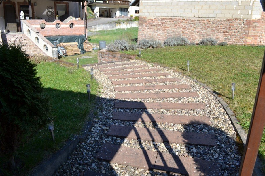 Weg zur Au�enk�che Doppelhaush�lfte Leidersbach / Ebersbach