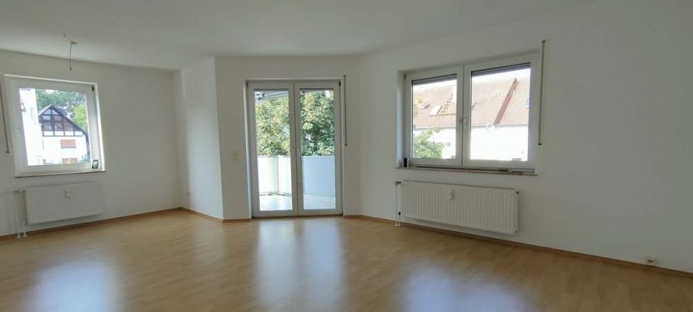 Wohnzimmer Etagenwohnung Gro�krotzenburg