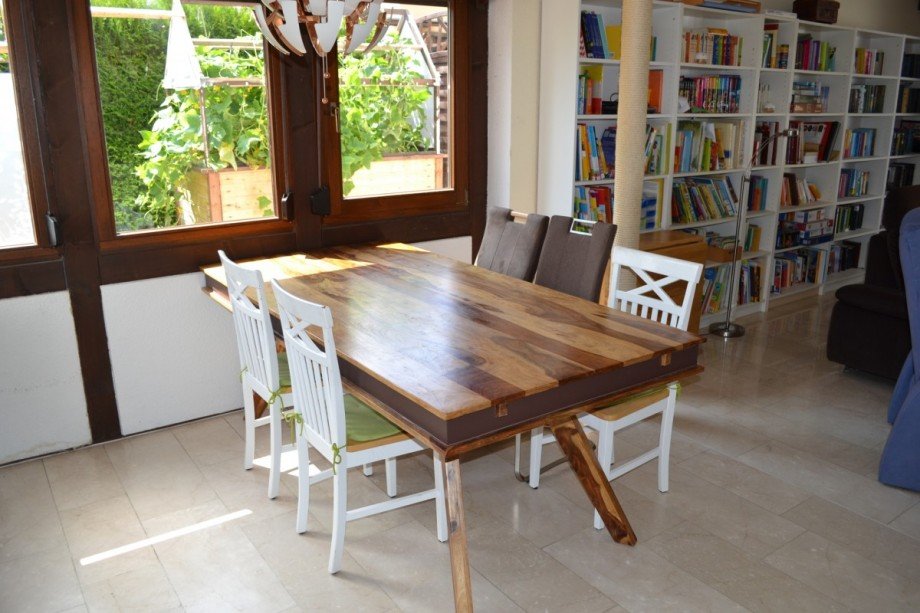 Esstisch Doppelhaush�lfte Gro�ostheim