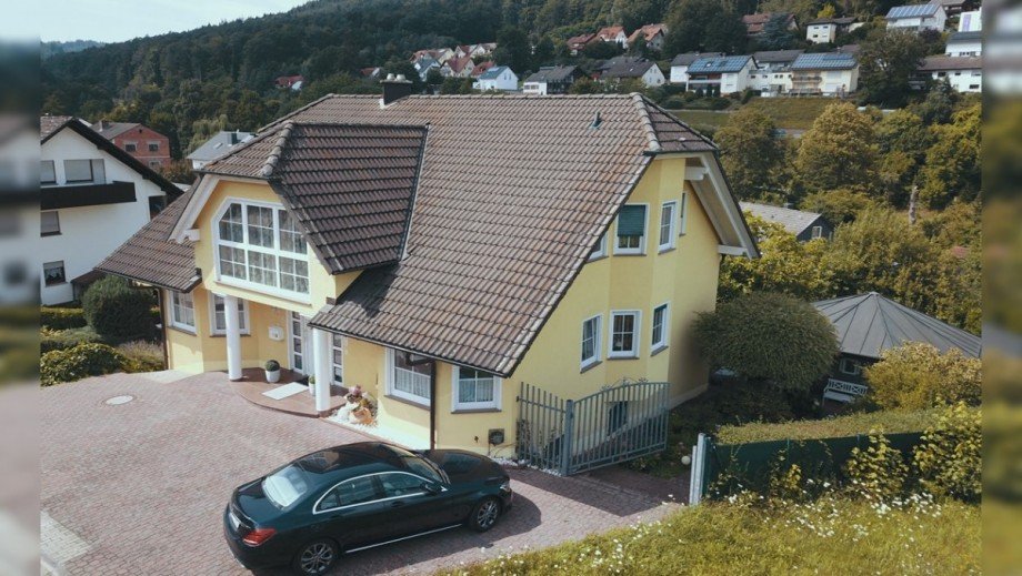 Frontansicht Einfamilienhaus Laudenbach