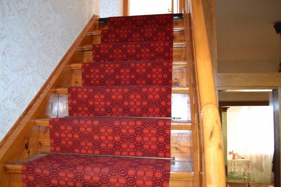 Holztreppe Doppelhaush�lfte Haibach