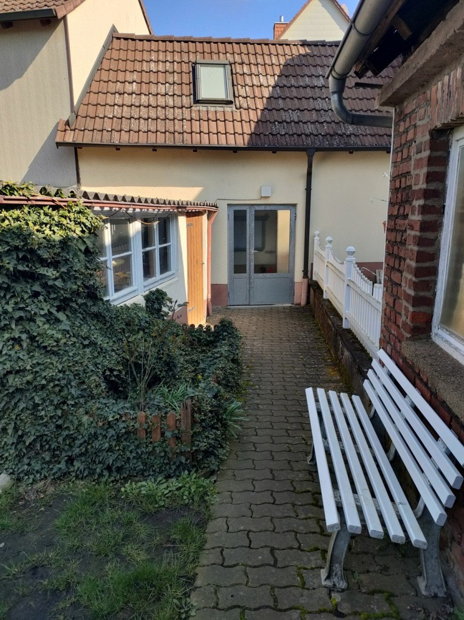 Garten mit Abstellh�tte Einfamilienhaus Gro�ostheim
