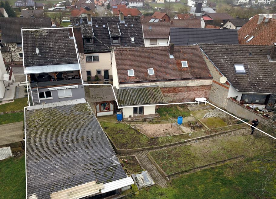 Garten mit Grenzlinien Zweifamilienhaus Eschau / Hobbach