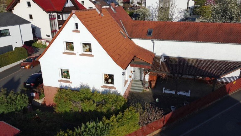 Titelbild Aschaffenburg - Schweinheim Doppelhaush�lfte Ein Juwel zum Wachk�ssen: Charmante Doppelhaush�lfte mit Garten-Idylle in Bestlage Schweinheim!