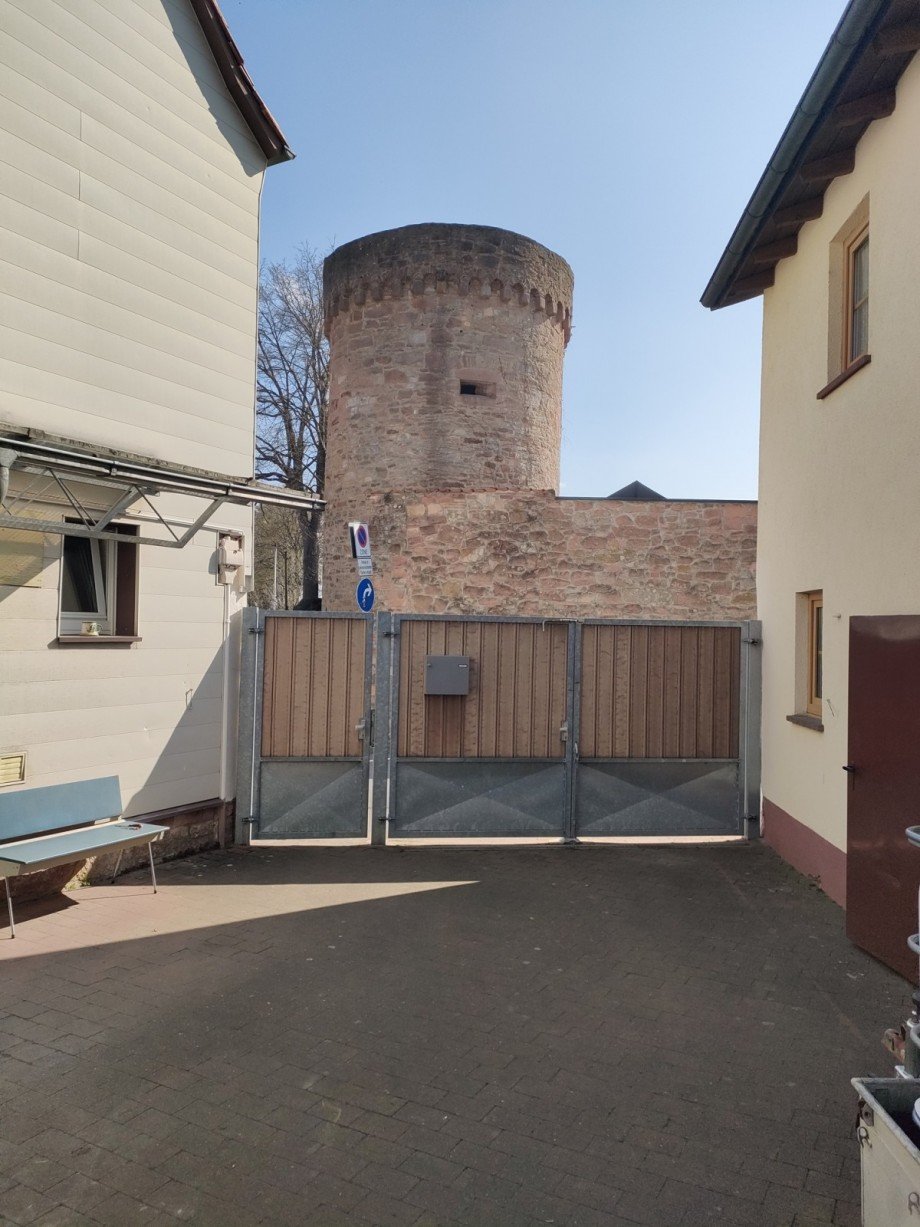 Hof mit Turmblick Einfamilienhaus Gro�ostheim